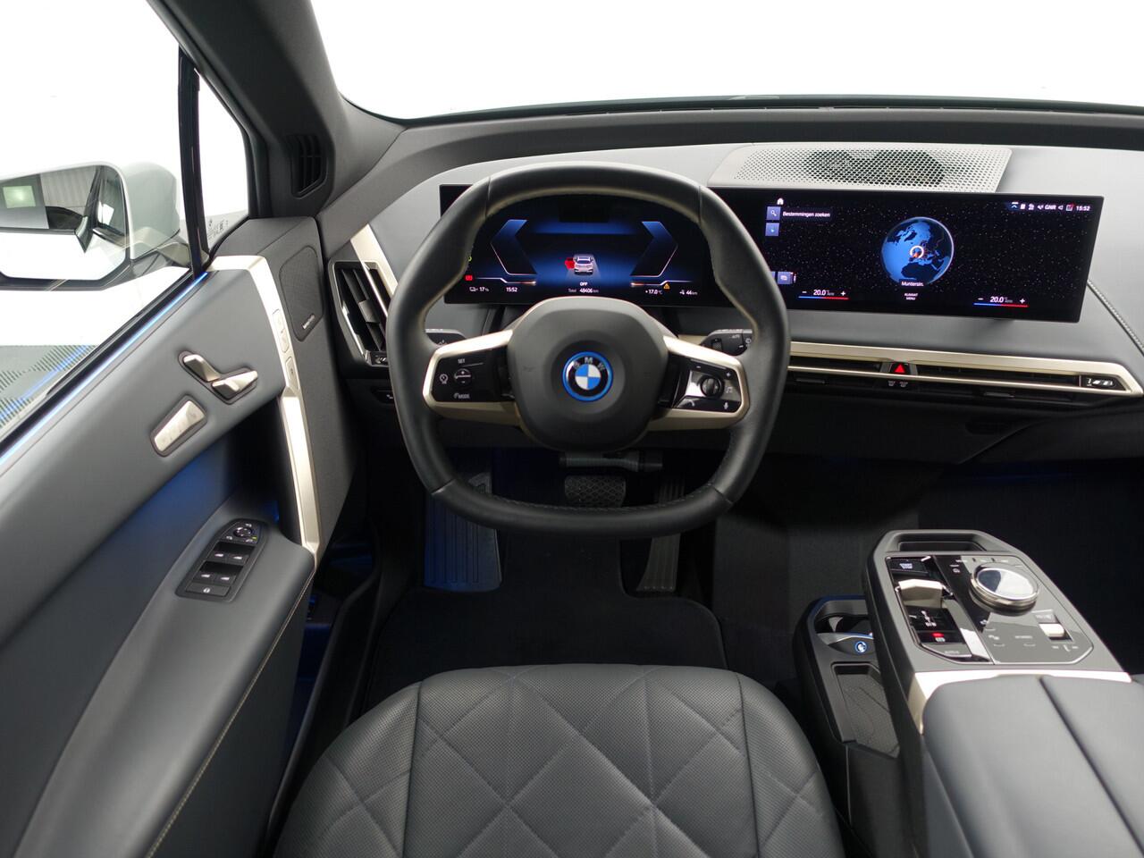 BMW iX xDrive40 M Gold Edition 77 kWh- Harman Kardon, Stoelmassage, Stuur/Stoelverwarming, Head Up, 360 Camera, Ada Cruise