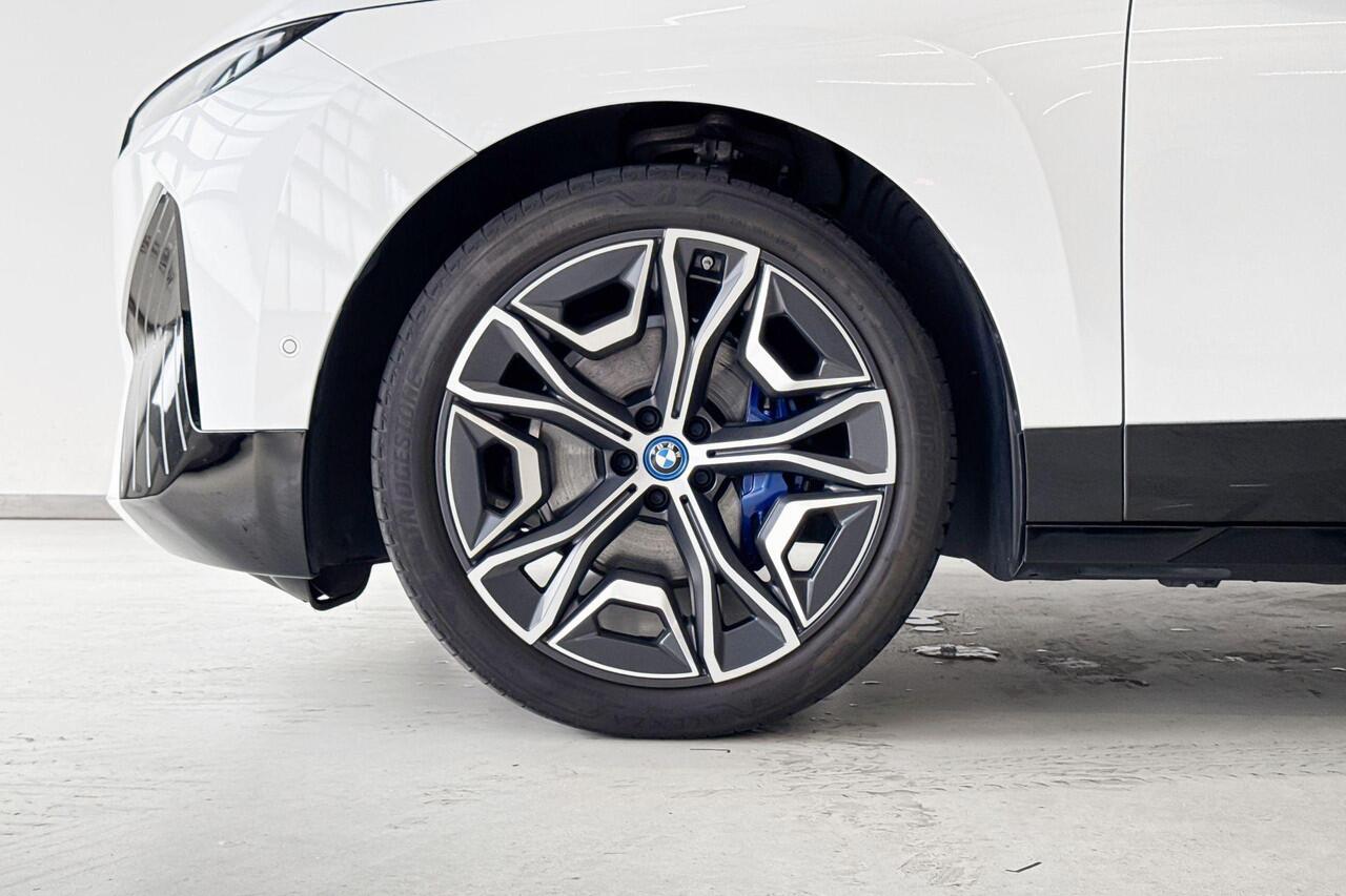 BMW iX xDrive40 High Executive Sportpakket | Selections