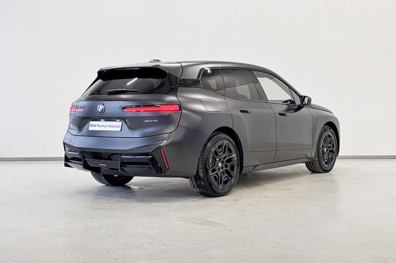 BMW iX xDrive45