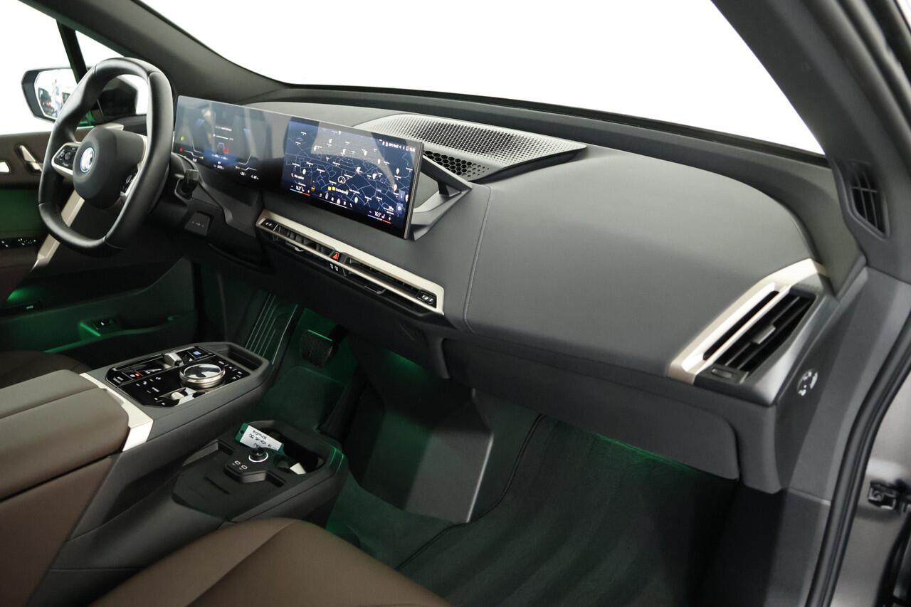 BMW iX xDrive50 Sport SKY 112 kWh / Pano / HUD / Harmankardon / Trekhaak