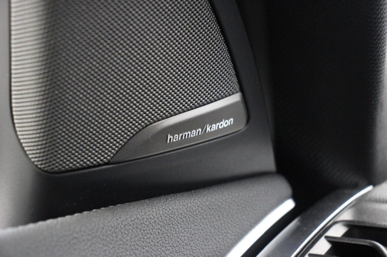 BMW iX High Executive 80 kWh - Carplay, Navi, Panorama, Leer, Camera, Stoelverw. SOH 87,4%