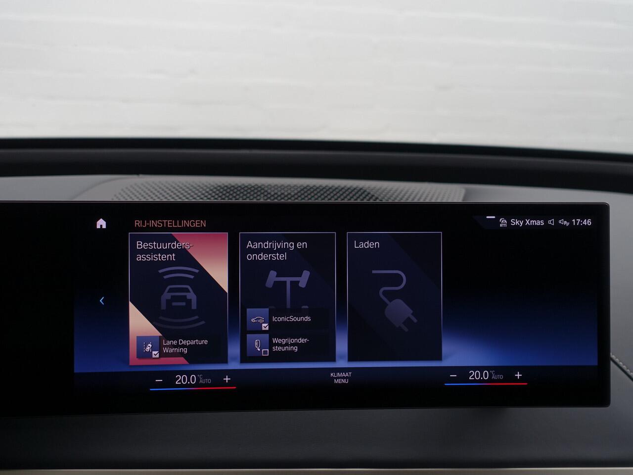 BMW iX xDrive40 M Sport Plus 77 kWh- Stoelmassage, Harman Kardon, 360 Camera, Head Up, Memory Seats, Sfeerverlichting