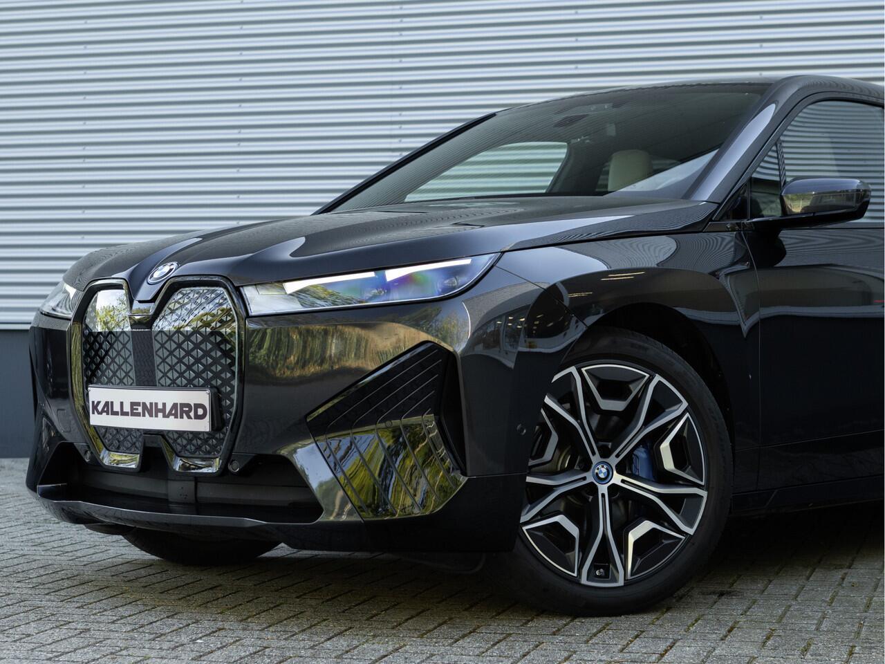 BMW iX xDrive50 - Sportpakket - Pano - Driving Ass Prof - Harman Kardon