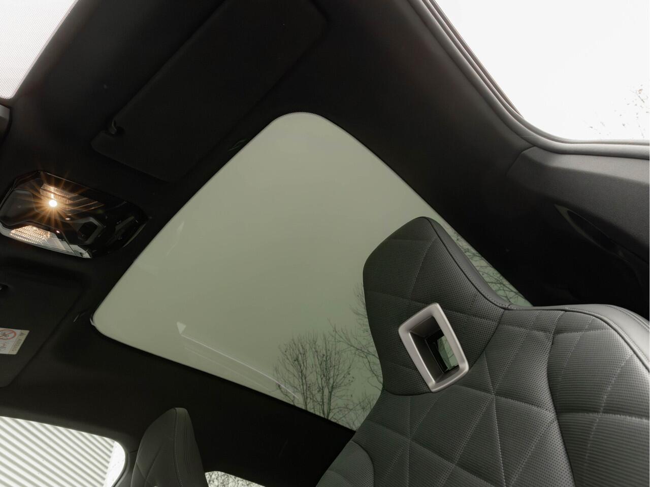 BMW iX xDrive50 - Sportpakket - Pano - Driving Ass Prof - Harman Kardon - 112 kWh