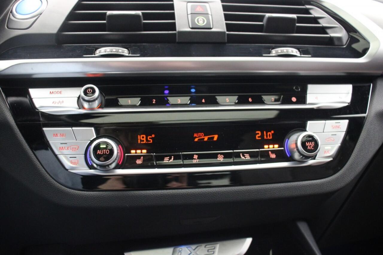 BMW iX Executive 80 kWh - Carplay, Panorama, Camera, Leer, Stoelverw. Afn. Trekhaak, SOH 96,66%