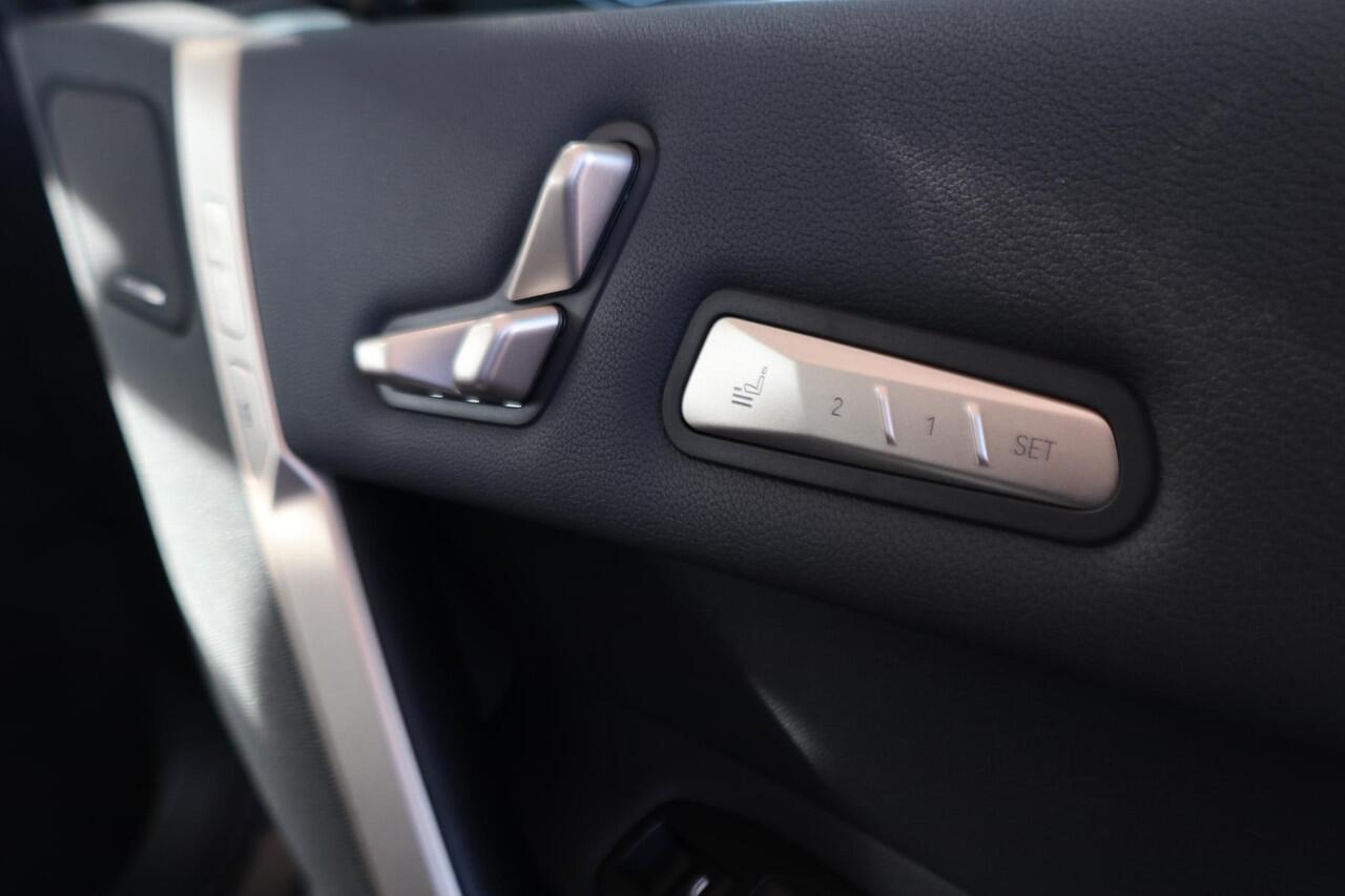 BMW iX xDrive40 Sportpakket | Driving Assistant Professional