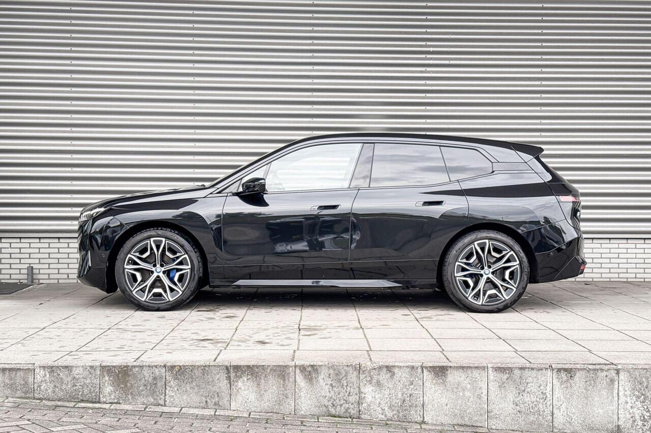 BMW iX xDrive50 Sportpakket / High Executive / CoPilot Pack / Integral Active Steering / Soft-Close / Sky Lounge / Harman Kardon / Luchtvering
