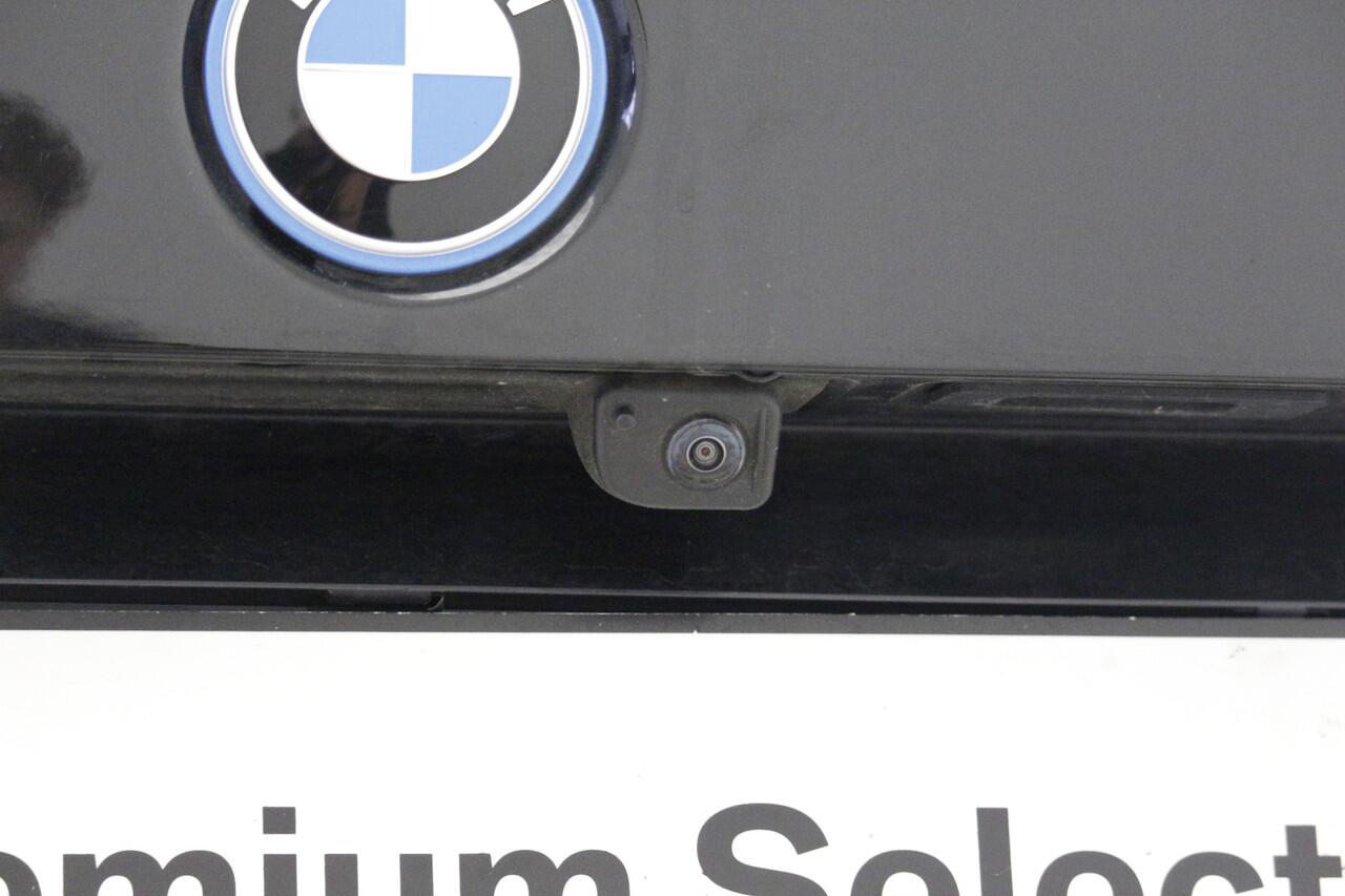 BMW iX1 xDrive30 67 kWh | Panorama | Camera | Harman Kardon | BSI 4jr | Nu voor eur. 47.895,-