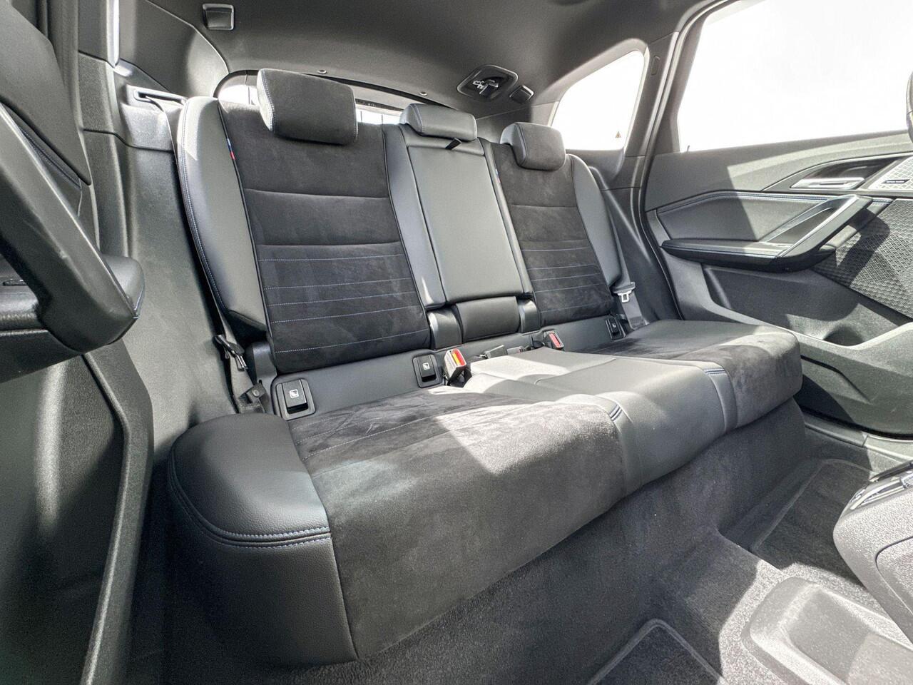 BMW iX1 xDrive30 Launch Edition 67 kWh | Selections