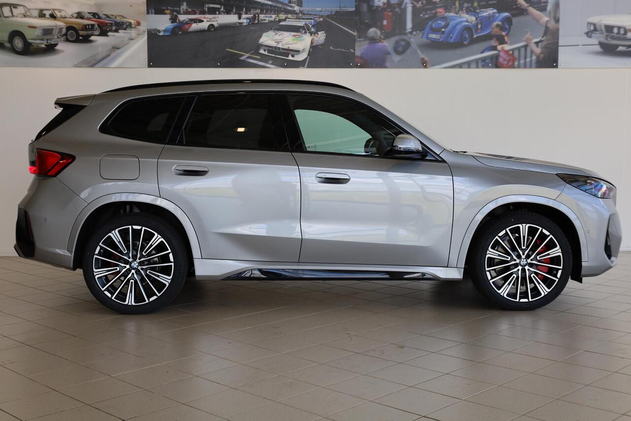 BMW iX1 eDrive20 M Sport Pro | Innovation Pack | Travel Pack | Comfort Pack | Elektr. Trekhaak