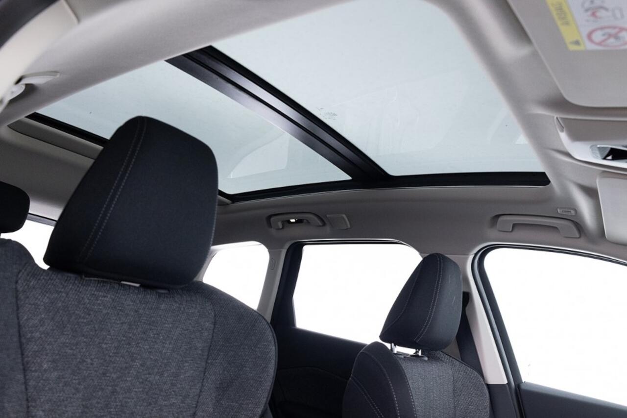 BMW iX1 eDrive20 67 kWh | PANORAMADAK | Full LED ? 1e Eigenaar | SOH 98,6%