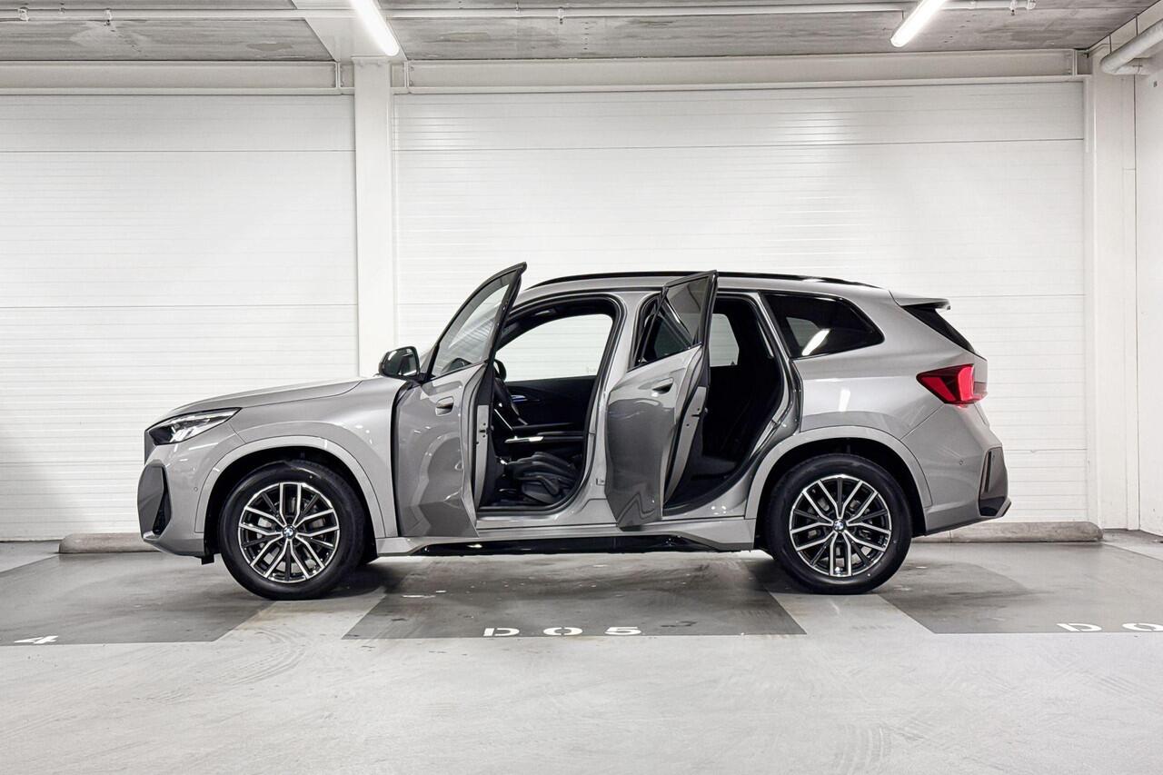 BMW iX1 eDrive20 | M-Sport | Driving Assistant | Parking Assistant | Stoelverwarming | Trekaak