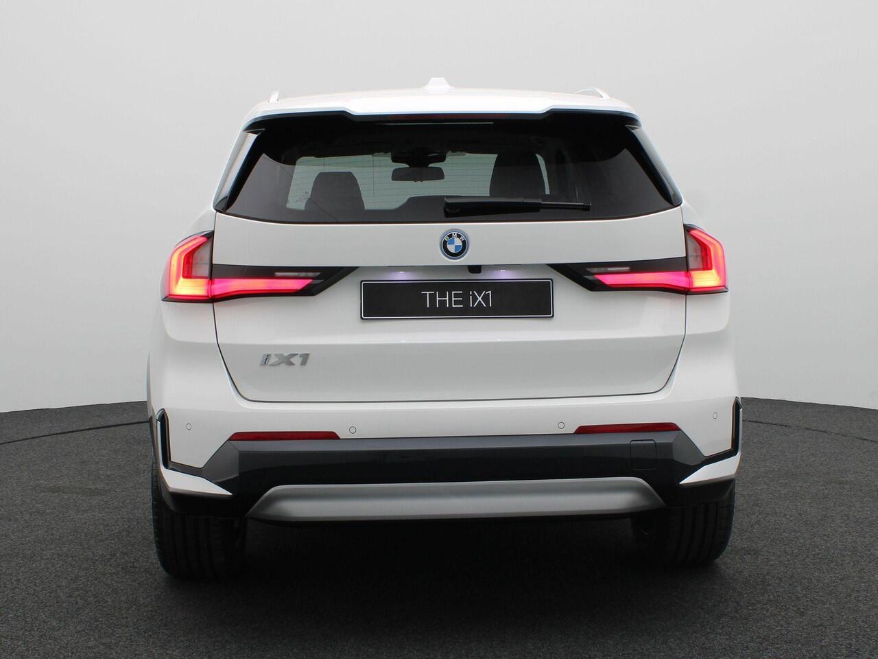 BMW iX1 eDrive20 | Model xLine | Innovation Package | Travel Package