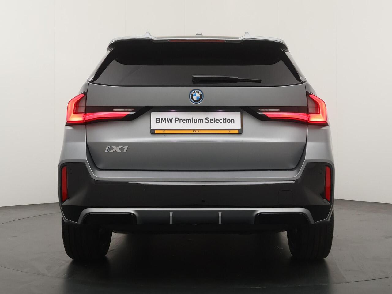 BMW iX1 eDrive20 | M Sportpakket Pro | Premium Pack | Travel Pack