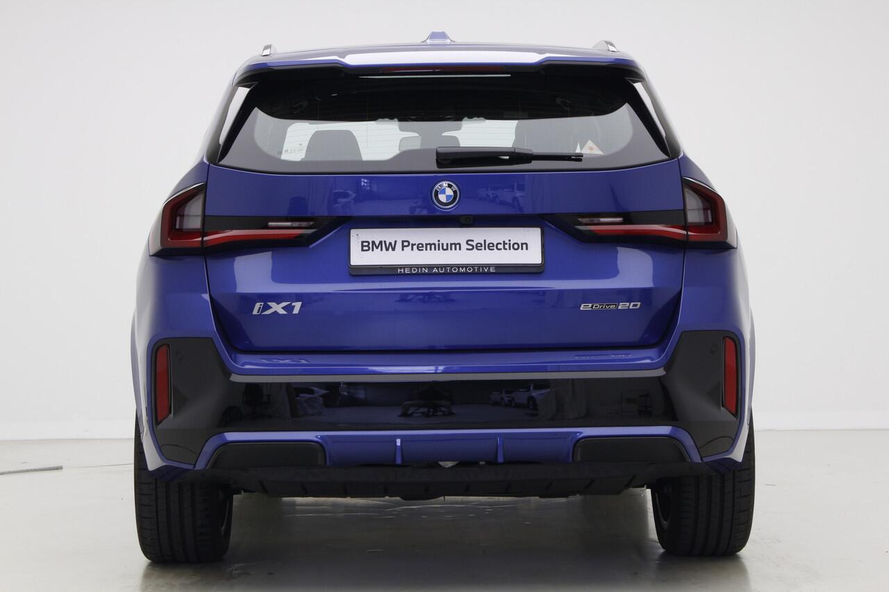 BMW iX1 eDrive20 67 kWh M-Sport | 19" | Panorama | Trekhaak | Premium Pack | Nu voor 42.495,-