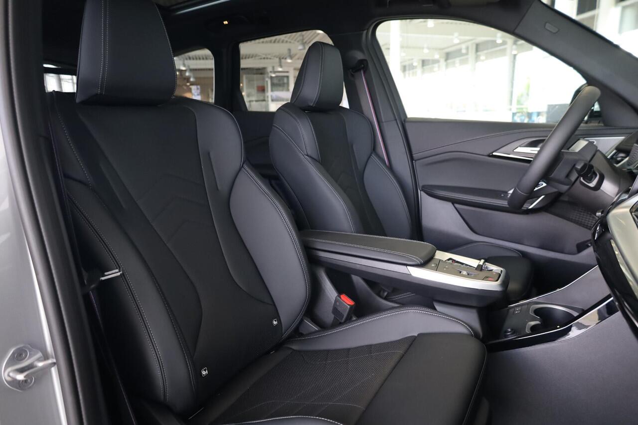 BMW iX1 eDrive20 M Sportpakket Pro | Head-Up Display | Panoramadak | Elektr. Trekhaak