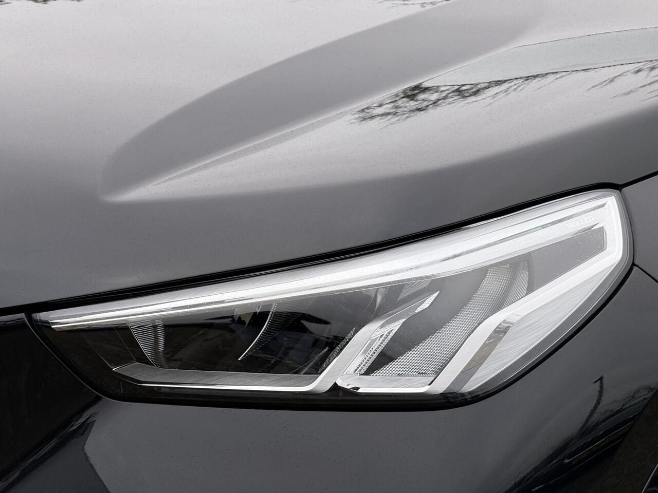 BMW iX1 eDrive20 | M-Sport | 18'' | Camera | Panorama | Getint Glas | Stoelverw.