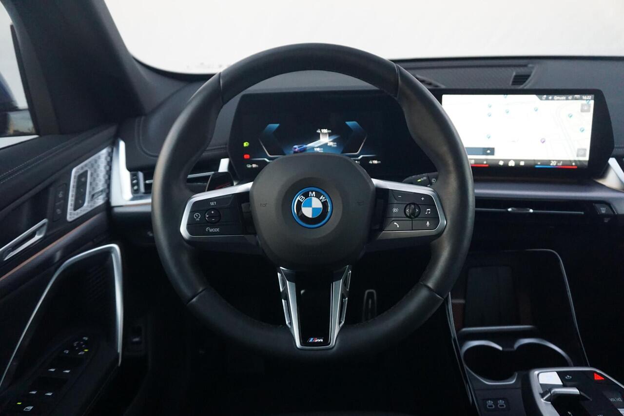 BMW iX1 eDrive20 M Sportpakket Pro 19'' / Panoramadak / Harman Kardon | Ekris Selection