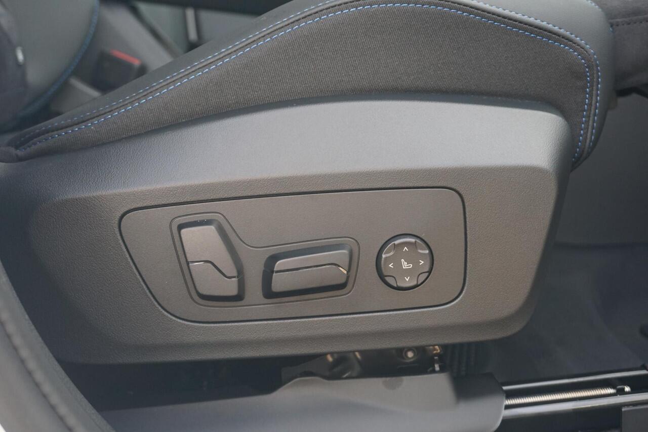 BMW iX1 eDrive20 M Sport Pro | Trekhaak / Head-up / Harman Kardon / Comfortstoelen Elektrische Stoelen met geheugen + Massagefunctie / Rondomzicht camera / Cruise control adaptief