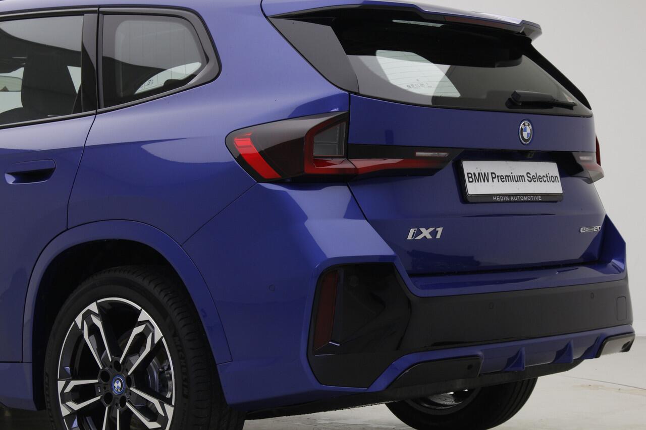 BMW iX1 eDrive20 67 kWh M-Sport | 19" | Trekhaak | Panorama | Premium Pack | Voorbereiding Driving Assistant Plus | | Nu voor 42.495,-