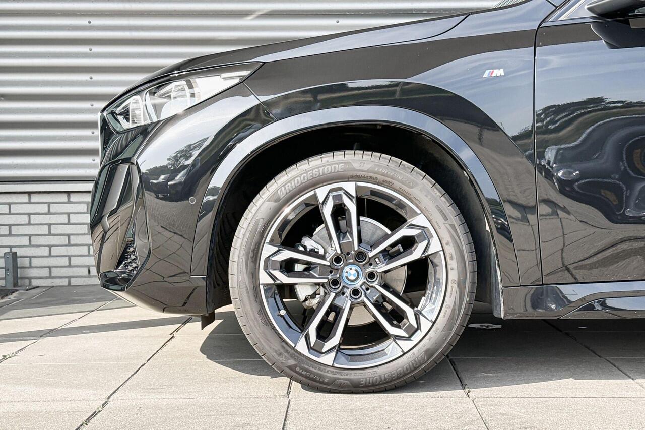 BMW iX1 eDrive20 M Sportpakket / Premium Pack / Elektrische Trekhaak / Selections