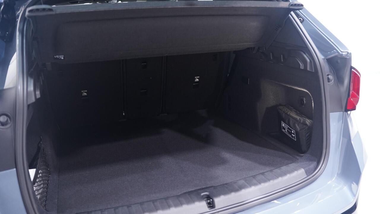 BMW iX1 xDrive30 Launch Edition 67 kWh Shadow-Line NAP Rijklaar Accucertificaat 99%