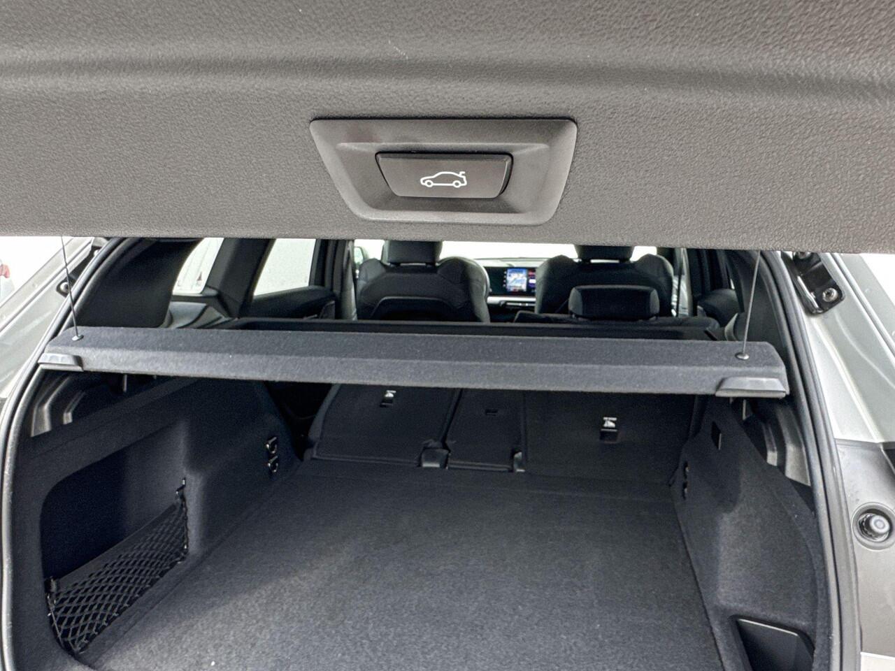 BMW iX1 xDrive30 Launch Edition 67 kWh | Selections