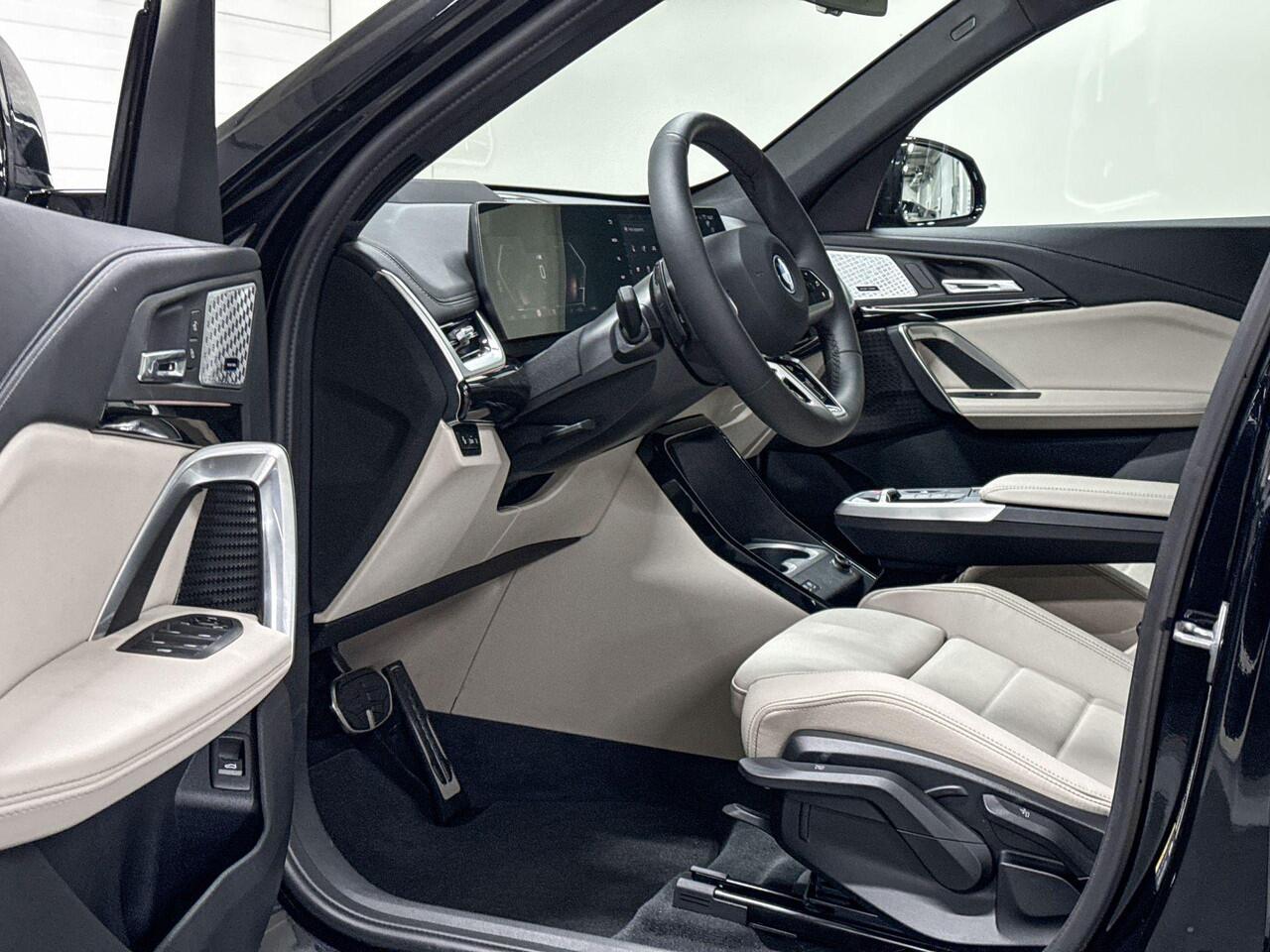 BMW iX1 eDrive20 | M-Sport Pro | Travel Pack | Innovation Pack | Driving Assistant Plus | Harman/Kardon | Comfort Access | Trekhaak | Selections