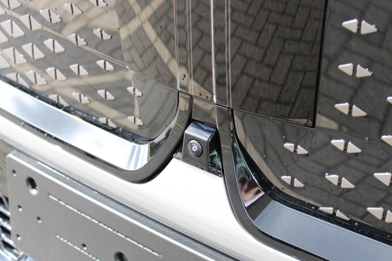 BMW iX1 eDrive20 M Sport / Sportstoelen / Achteruitrijcamera / Comfort Access / M Adaptief onderstel / Adaptieve LED / Parking Assistant / Stuurverwarming