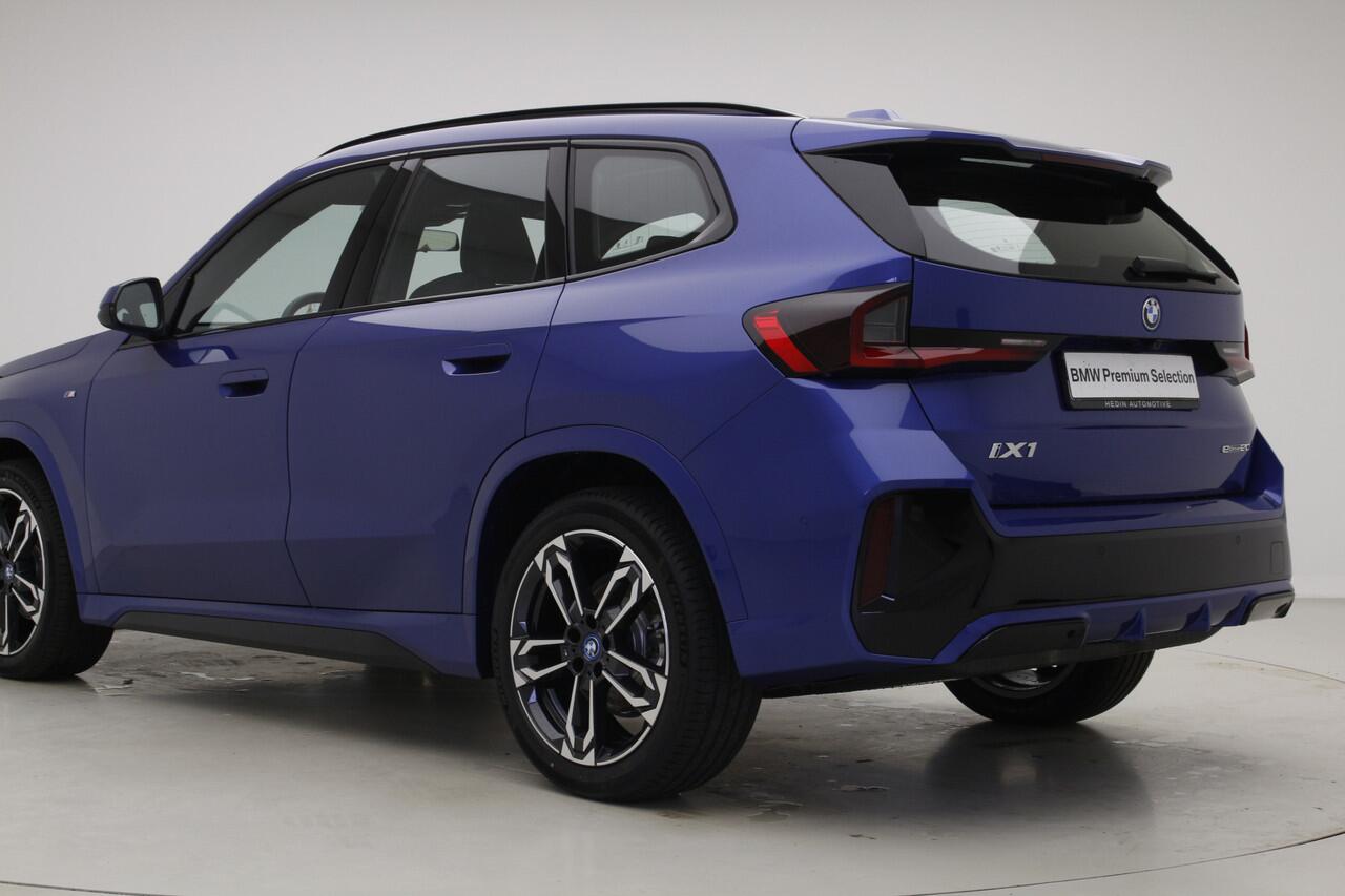 BMW iX1 eDrive20 67 kWh M-Sport | 19" | Trekhaak | Panorama | Premium Pack | Voorbereiding Driving Assistant Plus | | Nu voor 42.495,-