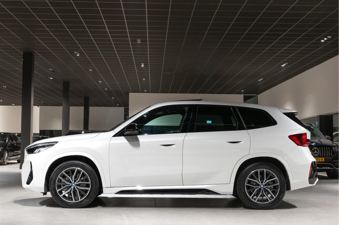 BMW iX1 xDrive30 M-sport Launch Edition 67 kWh Pano|Harman-Kardon|Massage|Incl. BTW