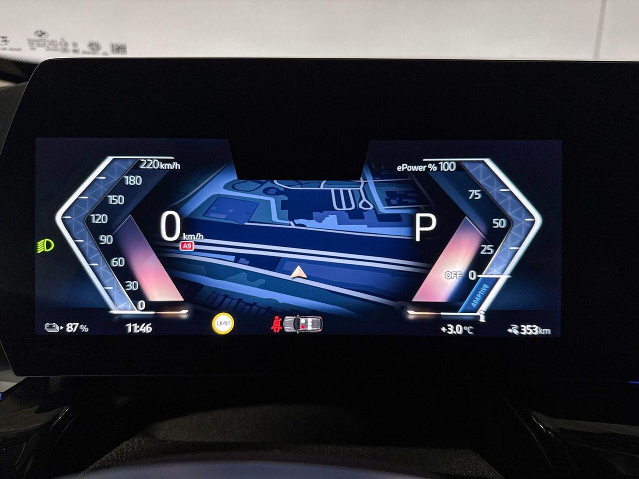 BMW iX1 eDrive20 Pure Edition 67 kWh | xLine | Premium Pack | Trekhaak