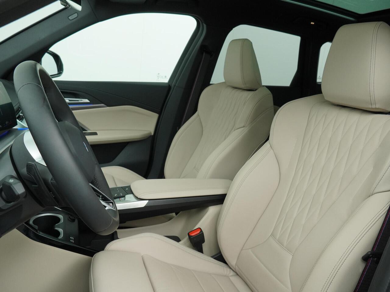 BMW iX1 eDrive20 | M Sportpakket Pro | Premium Pack | Travel Pack