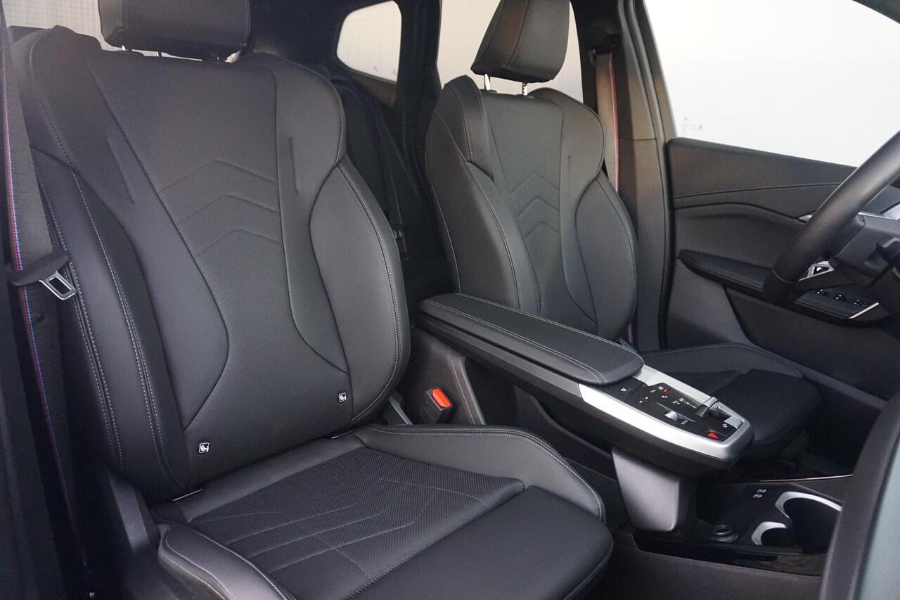 BMW iX1 eDrive20 M Sportpakket Pro 19'' / Panoramadak / Harman Kardon | Ekris Selection