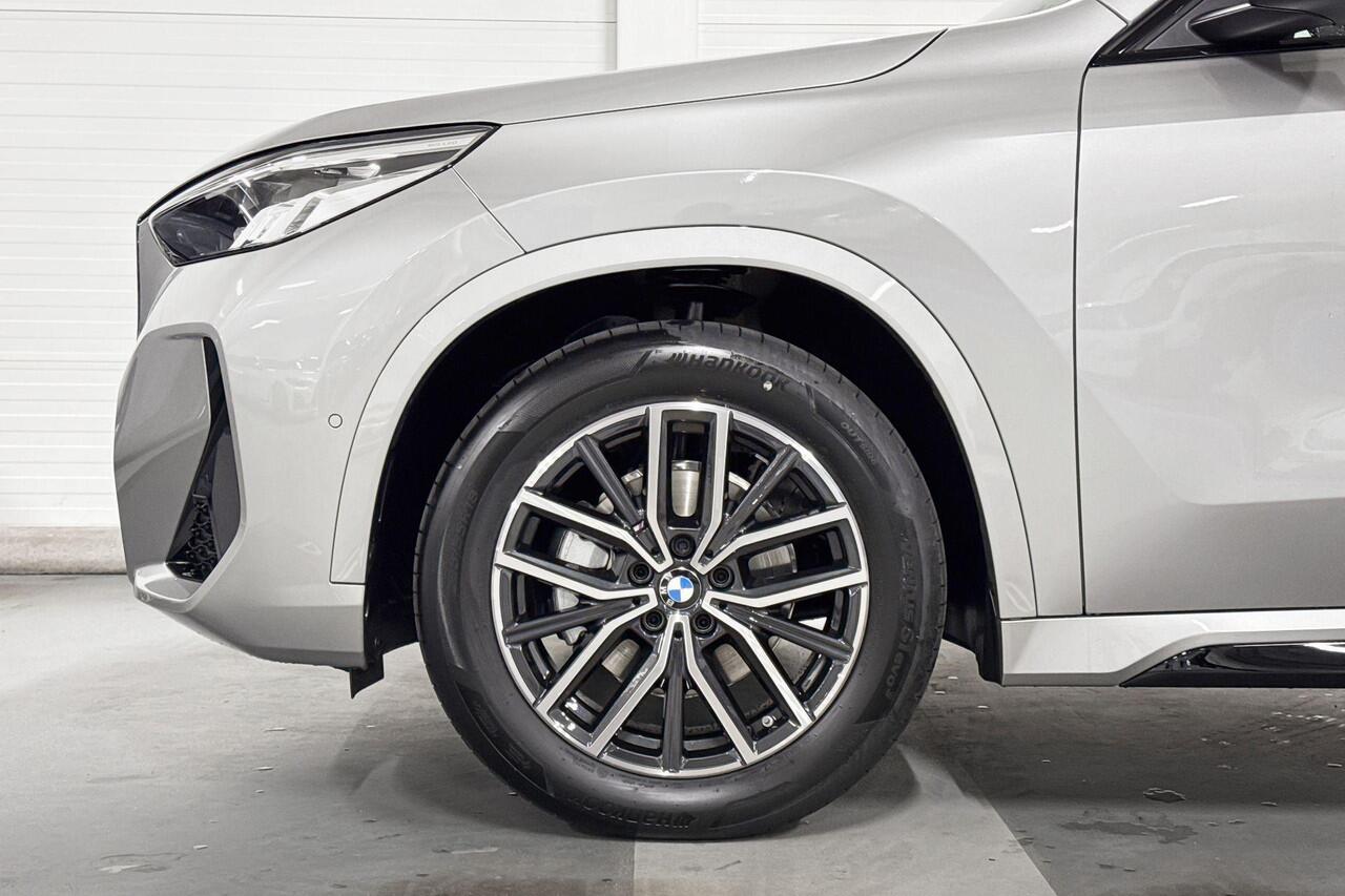 BMW iX1 eDrive20 | M-Sport | Driving Assistant | Parking Assistant | Stoelverwarming | Trekaak