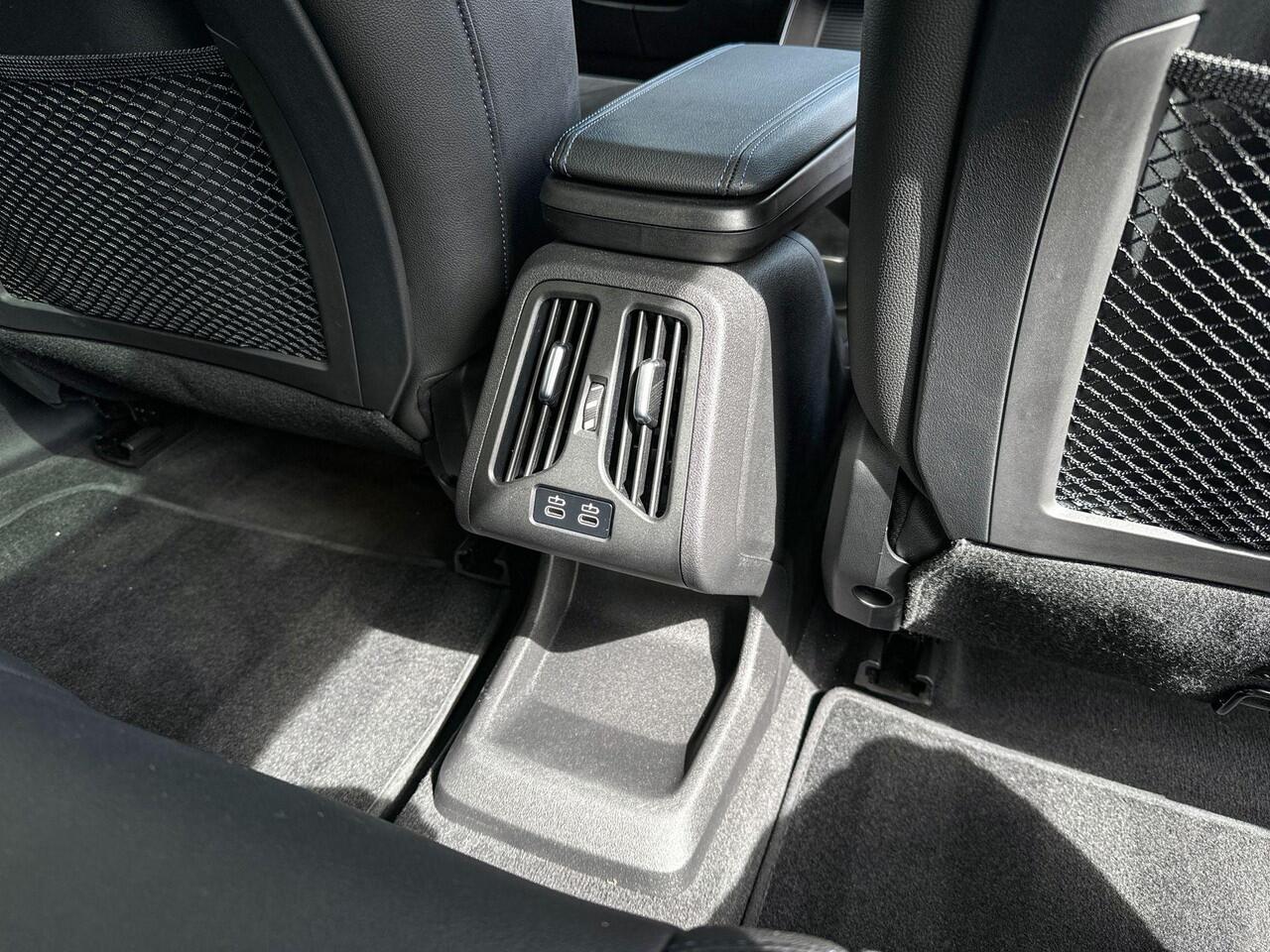 BMW iX1 xDrive30 Launch Edition 67 kWh | Selections