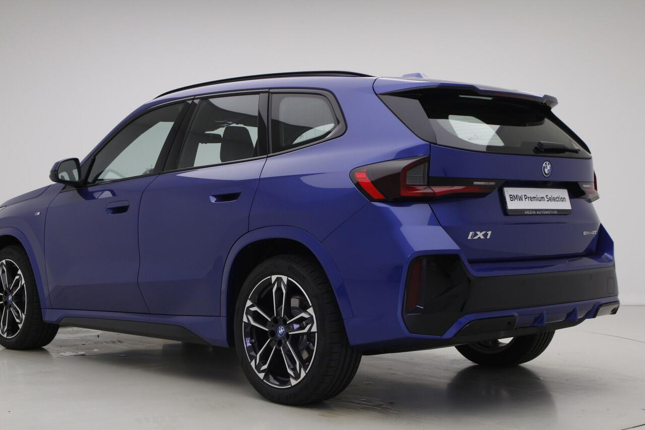 BMW iX1 eDrive20 67 kWh M-Sport | 19" | Panorama | Trekhaak | Premium Pack | Nu voor 42.495,-