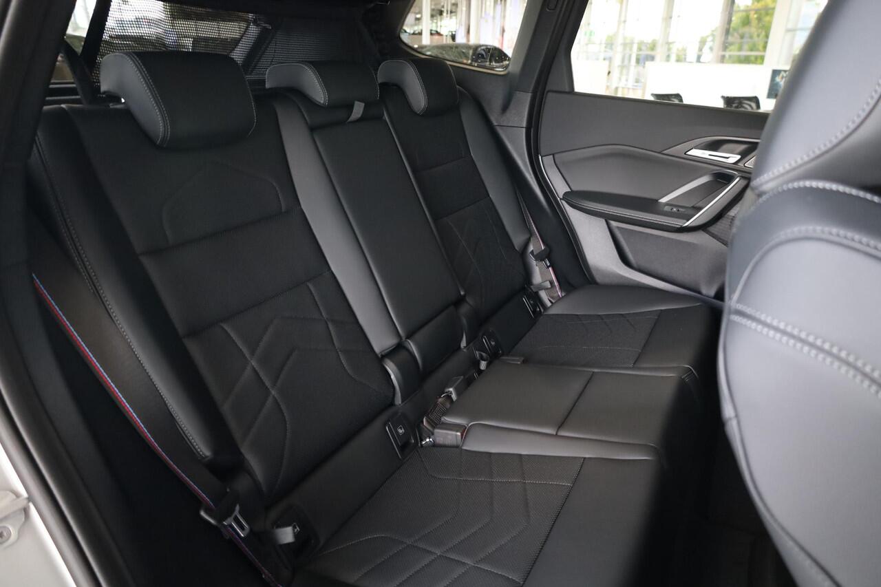 BMW iX1 eDrive20 M Sportpakket Pro | Head-Up Display | Panoramadak | Elektr. Trekhaak