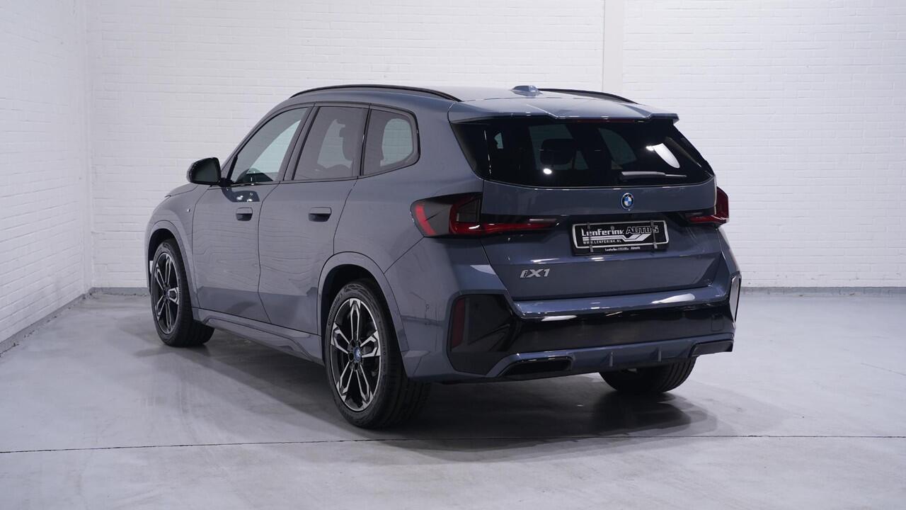 BMW iX1 xDrive30 Launch Edition 67 kWh Shadow-Line NAP Rijklaar Accucertificaat 99%