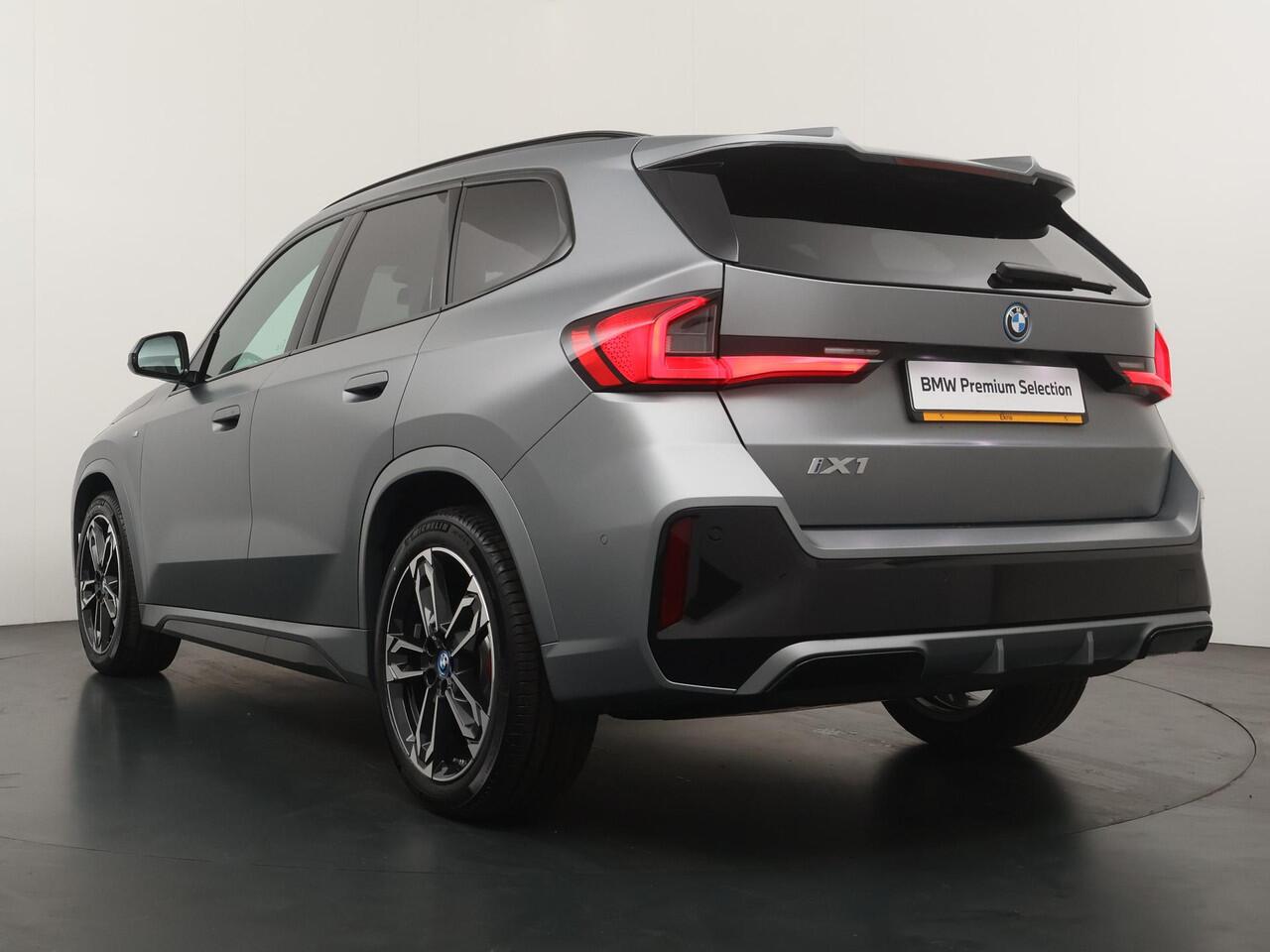 BMW iX1 eDrive20 | M Sportpakket Pro | Premium Pack | Travel Pack