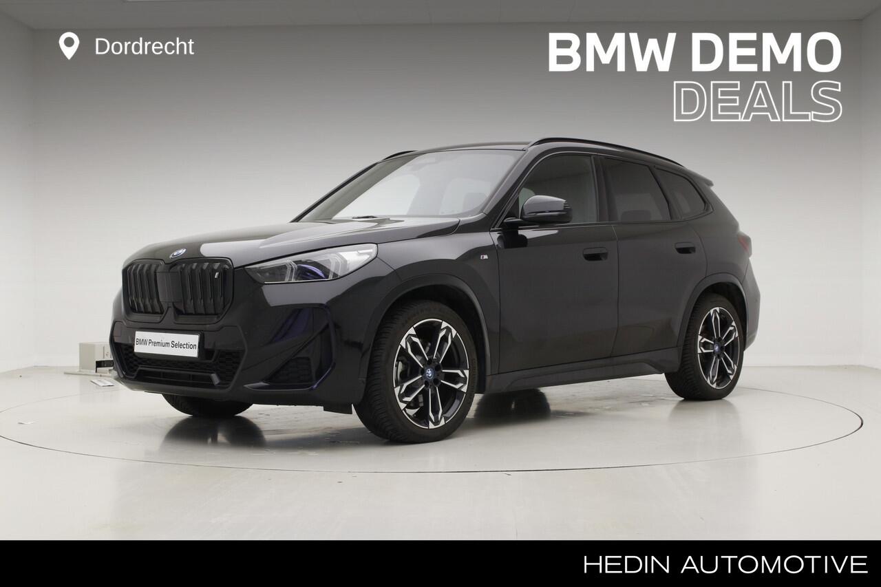 BMW iX1 xDrive30 67 kWh | Panorama | Camera | Harman Kardon | BSI 4jr | Nu voor eur. 47.895,-