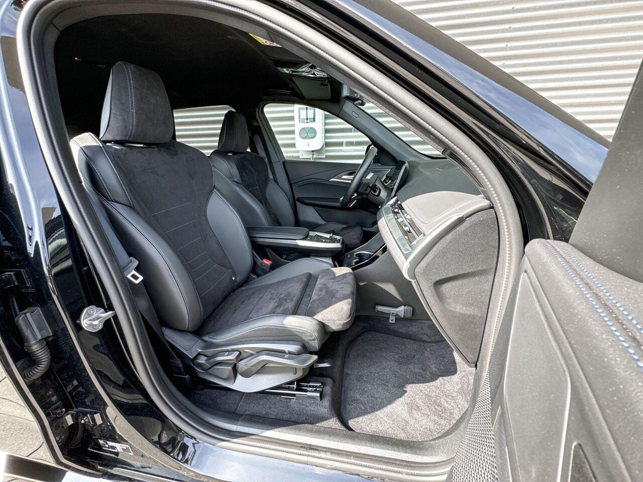 BMW iX1 eDrive20 M Sportpakket / Premium Pack / Elektrische Trekhaak / Selections