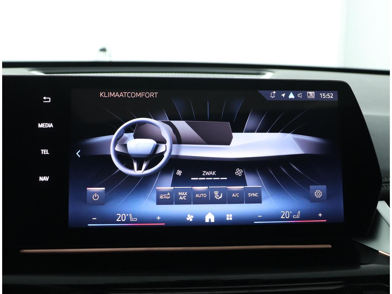 BMW iX1 eDrive20 67 kWh M Sportpakket Pro | Panoramadak | Harman-Kardon | Driving Assistant Plus | Comfort Access | 20 inch