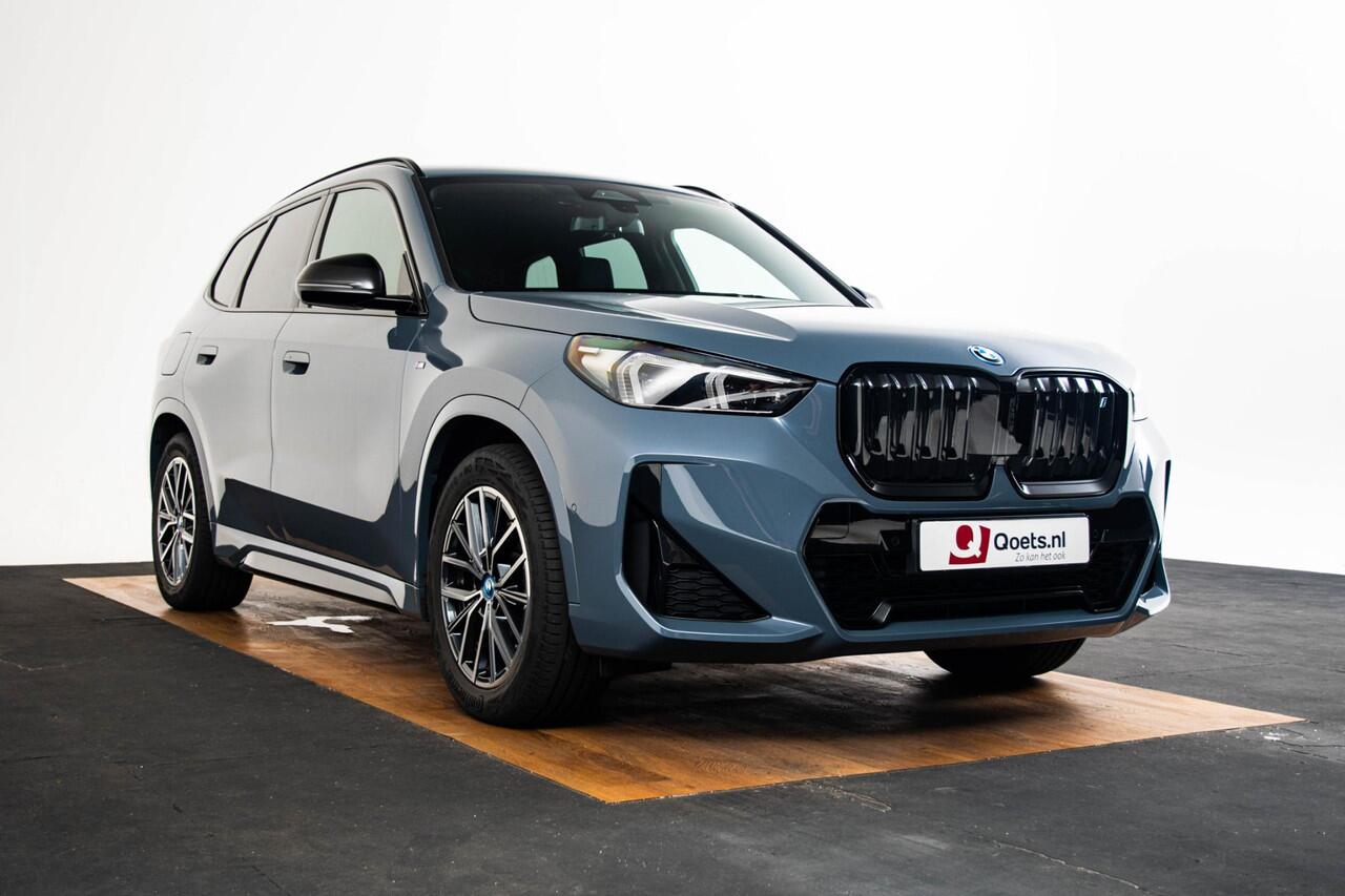 BMW iX1 xDrive30 Launch Edition 67 kWh M Sport - Trekhaak - Driving Assistant Plus - Comfort Access - Elektrisch verstelbare/verwarmde voorstoelen - Grootlichtassistent - Actieve bestuurdersstoel -