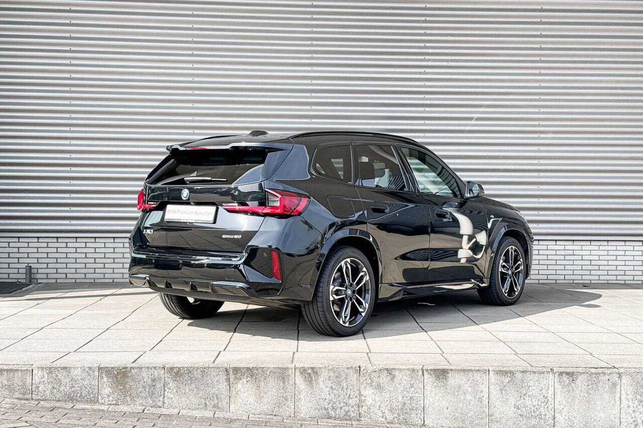 BMW iX1 eDrive20 M Sportpakket / Premium Pack / Elektrische Trekhaak / Selections