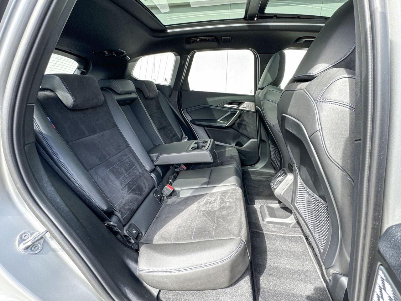 BMW iX1 xDrive30 Launch Edition 67 kWh | Selections