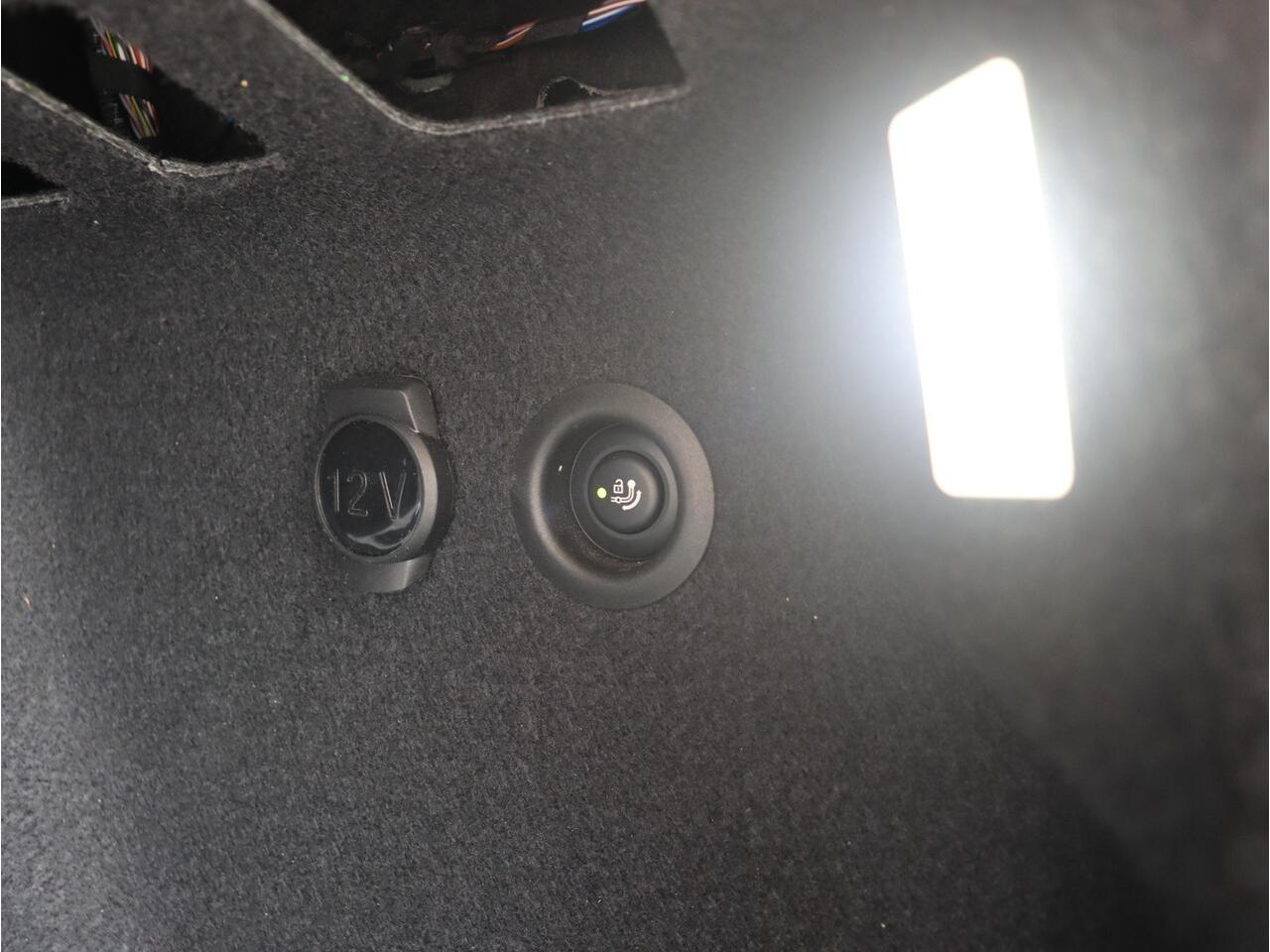 BMW iX1 xDrive30 | X-Line | Panodak | Trekhaak | Harman Kardon | Head-Up | Parking Assistant Plus | Comfort Access | Elektr. Voorstoel | Stuurwielverwarming | 20'' LMV