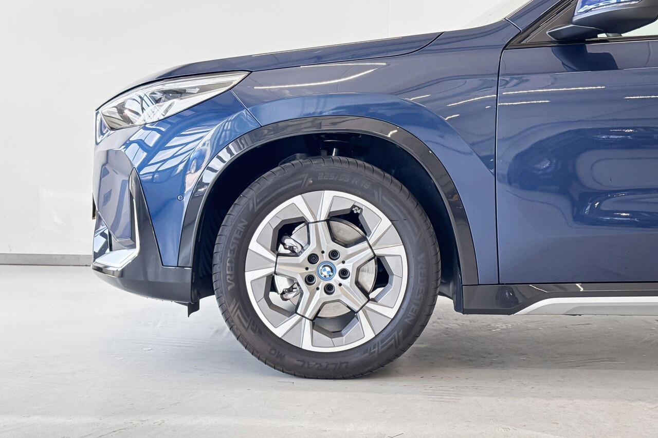 BMW iX1 eDrive20 xLine | Selections