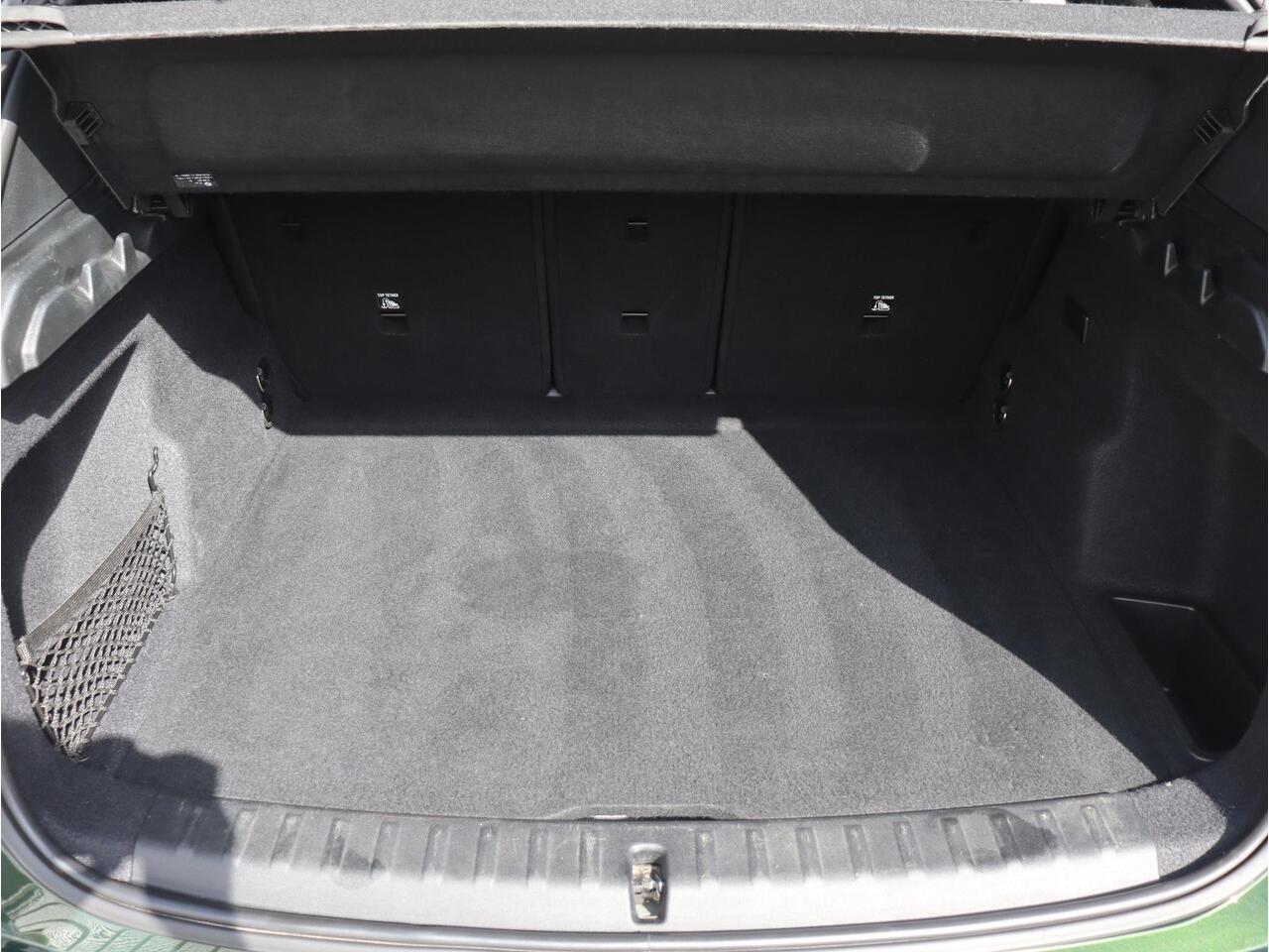 BMW iX1 xDrive30 | X-Line | Panodak | Trekhaak | Harman Kardon | Head-Up | Parking Assistant Plus | Comfort Access | Elektr. Voorstoel | Stuurwielverwarming | 20'' LMV