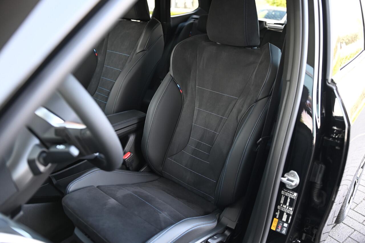 BMW iX1 eDrive20 M Sport / Sportstoelen / M Adaptief onderstel / Parking Assistant / Stoelverwarming